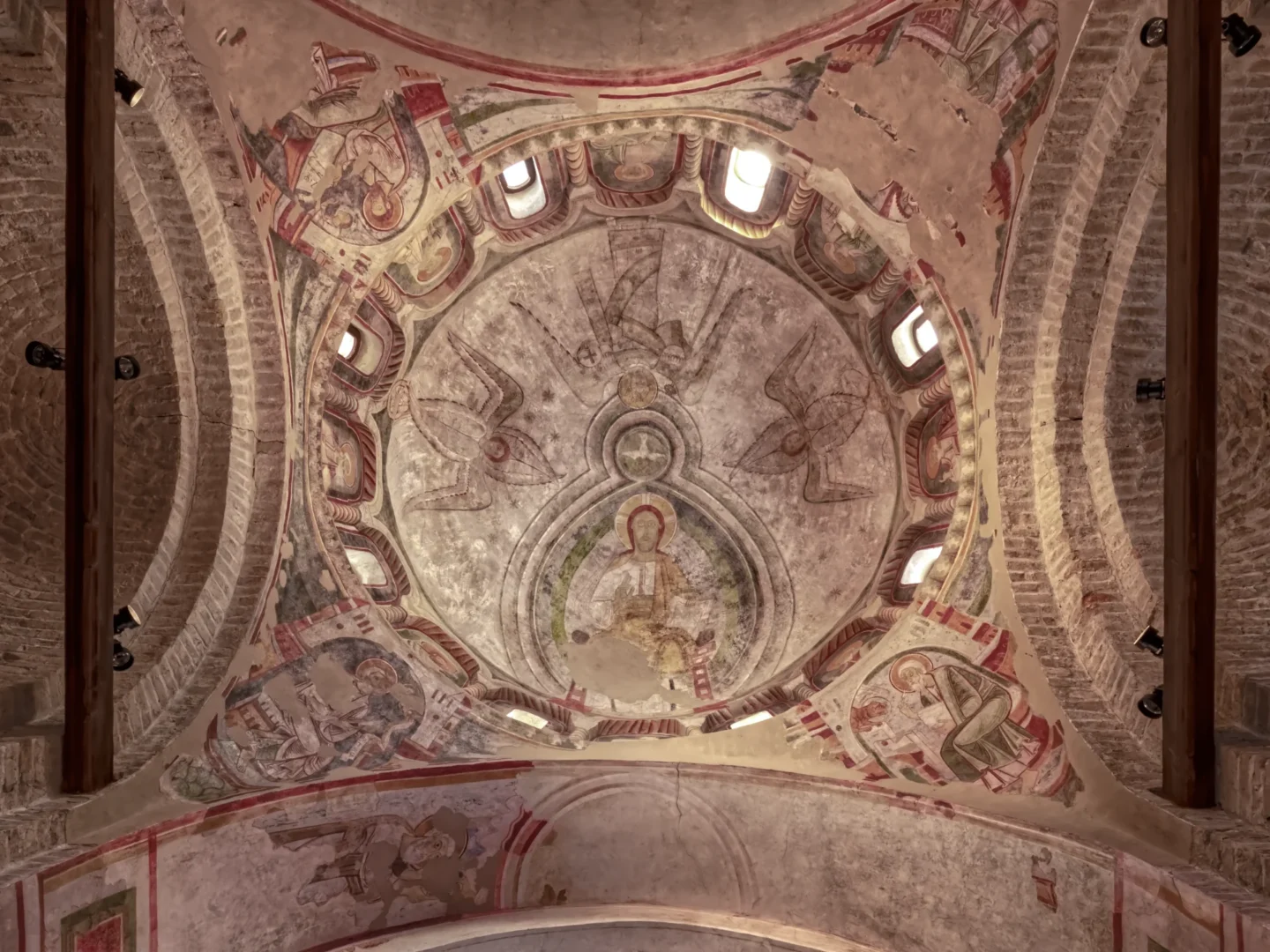 Dettaglio architettonico del Battistero romanico di Concordia Sagittaria