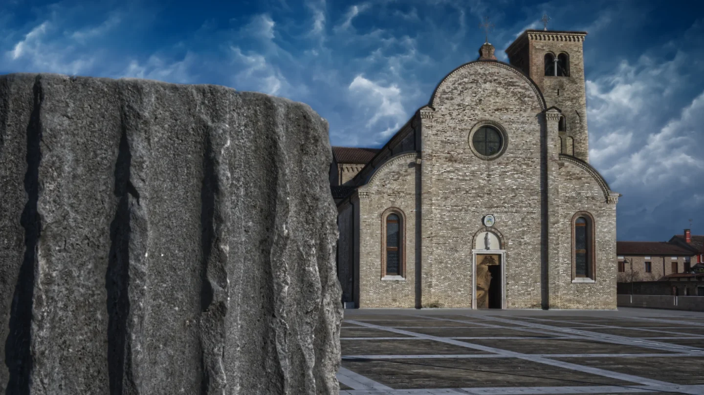 La Cattedrale di Santo Stefano e la piazza centrale di Concordia Sagittaria